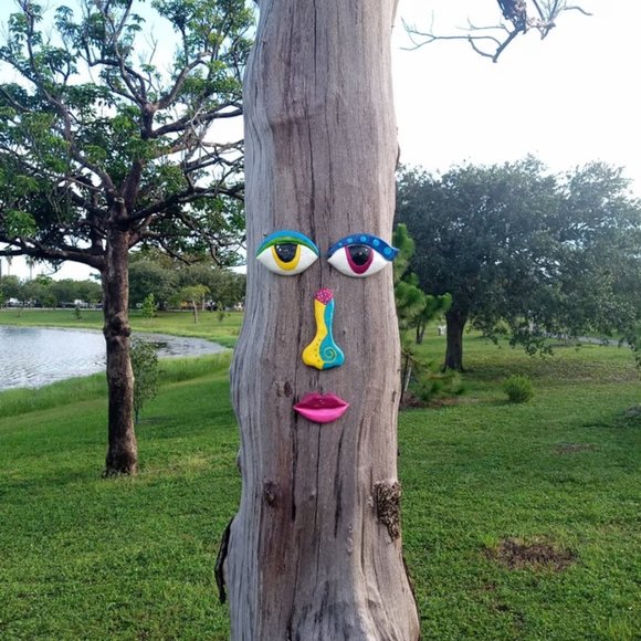 Tree Face Colorful garden decoration Decor Outdoor Fun - Picture 4 of 10